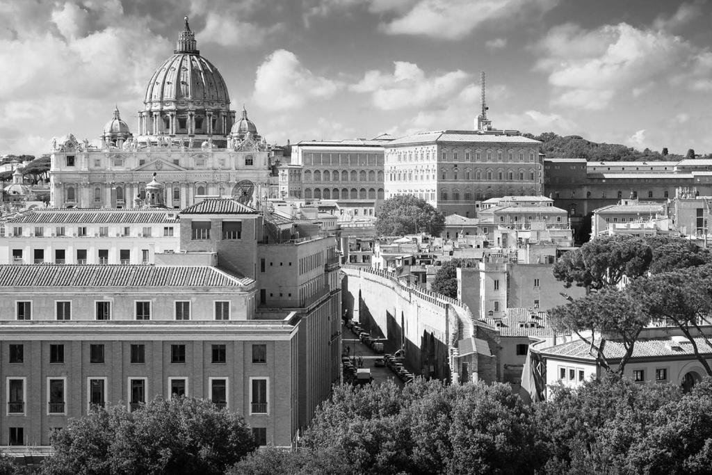 Almond Tree Vatican Рим Екстериор снимка